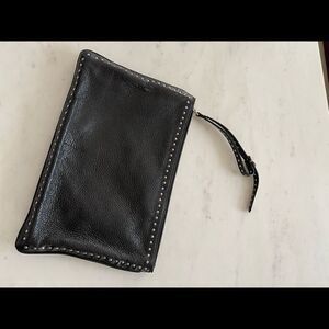 Beautiful clutch, like new condition. Paris.